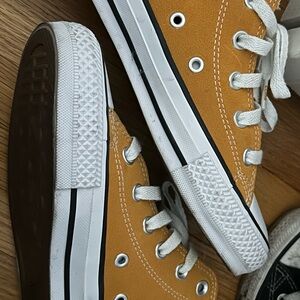converse mid mustard yellow size 7.5 women as is condition